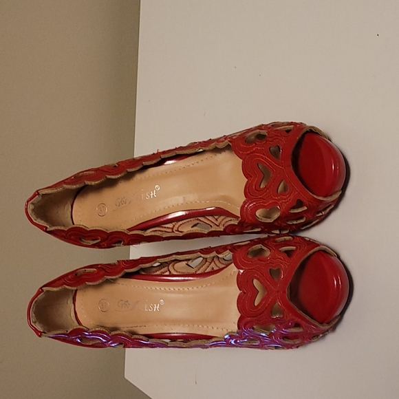 Heals - Picture 2 of 3